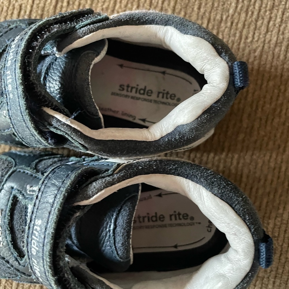 Stride Rite toddler boys’ Xavier size 4.5 W dark blue & white sneakers - Picture 6 of 8